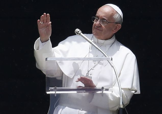 Papa Francisco Angelus: Praça São Pedro